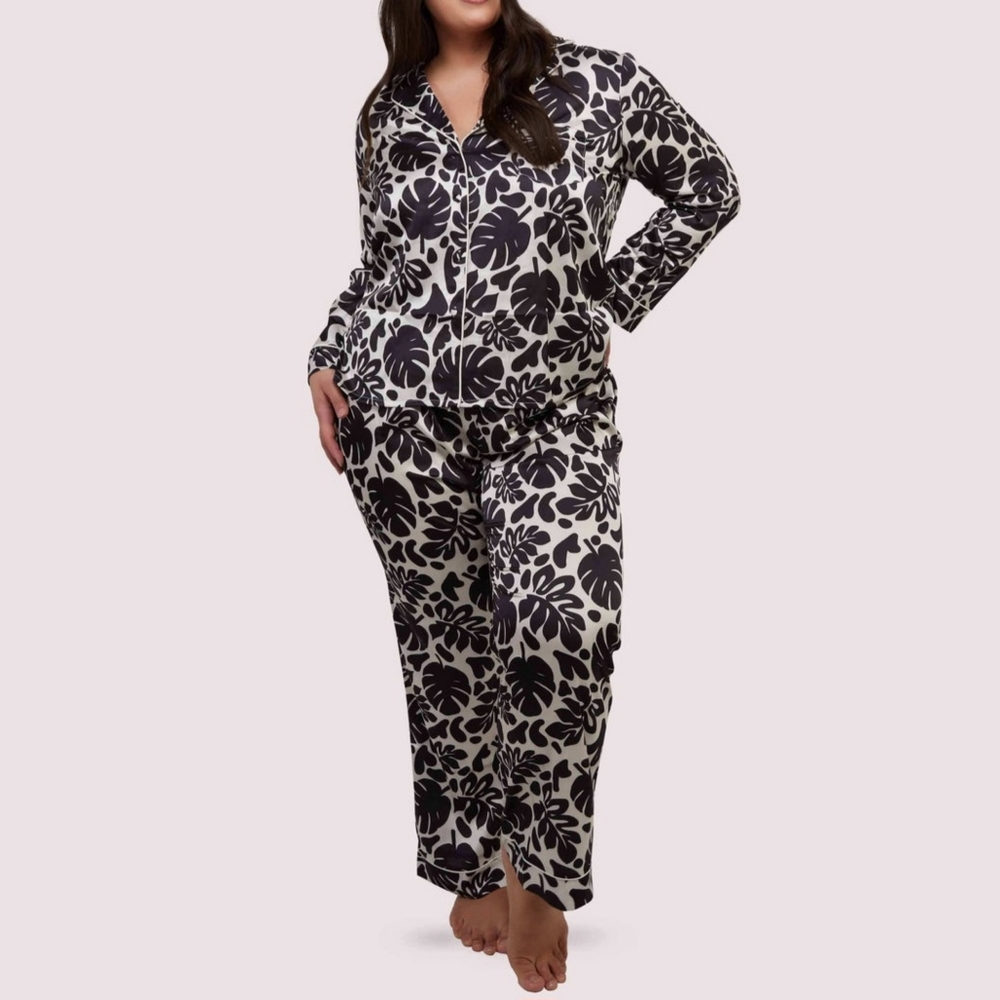 Black and White Floral Pajama Set Size 16